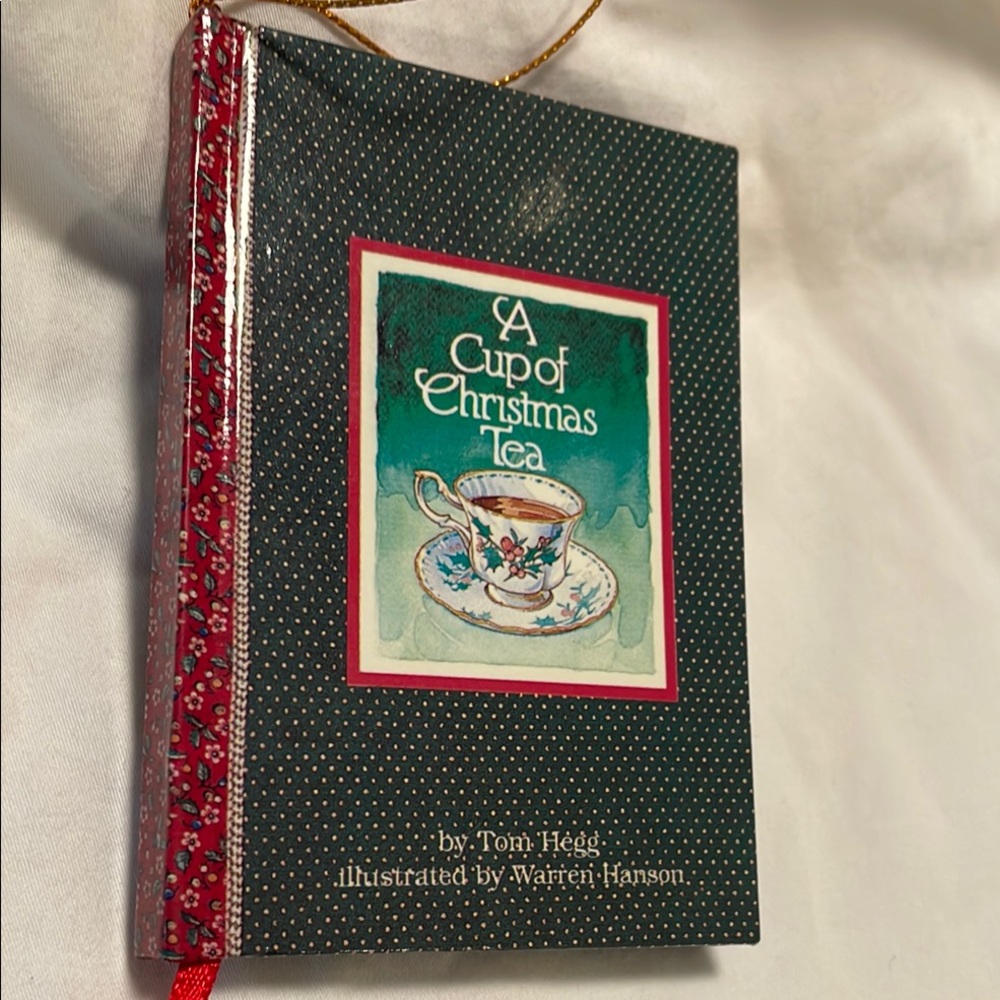 A Cup of Christmas Tea Ornament Book